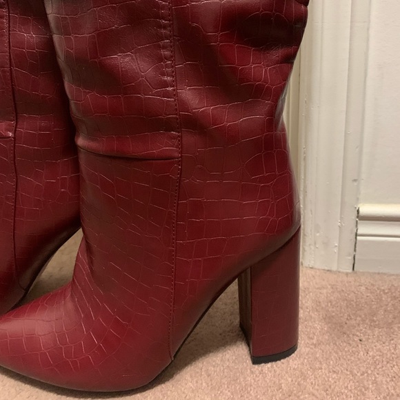 NEW CRANBERRY CROC KNEE HIGH BOOTS - Picture 9 of 16